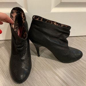 Betsey Johnson ankle bootie